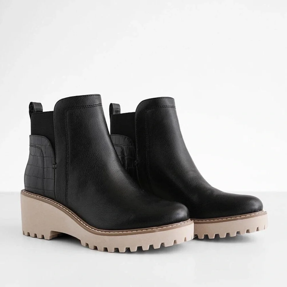 Dolce Vita Rielle Chelsea Boot Black Leather